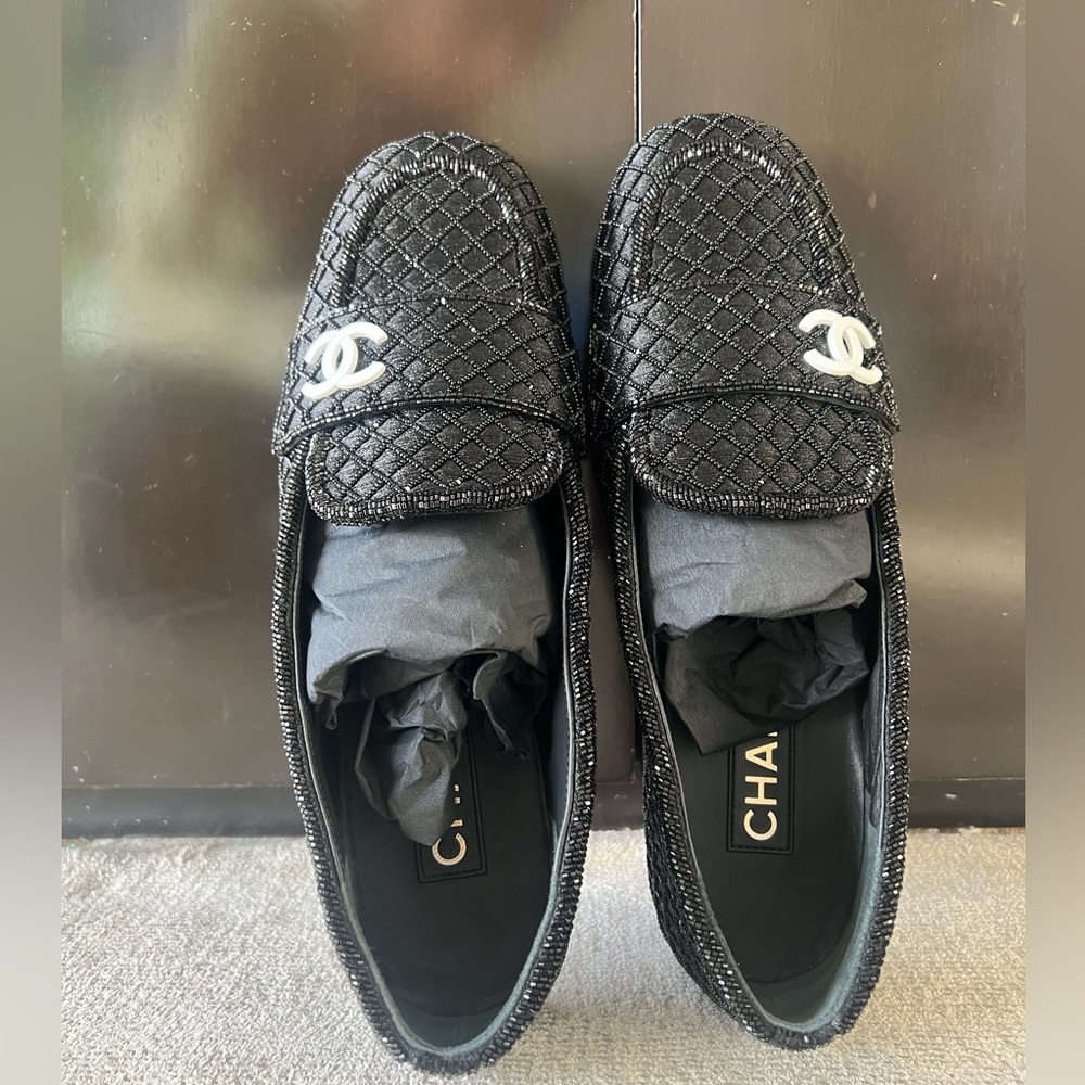 A Beautiful BRAND NEW fabric & embroidered pair of CHANEL Moccasin loafers 39.5 - Picture 9 of 15